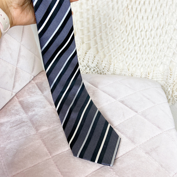 Sean John Other - Sean John black silver striped mens tie